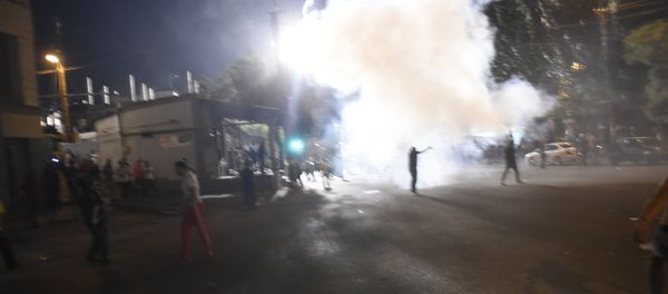 Столкновение полиции и демонстрантов - Sputnik Արմենիա