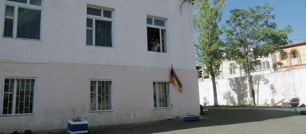 Группировка Сасна Црер захватила здание полка ППС в Ереване Группировка Сасна Црер захватила здание полка ППС в Ереване - Sputnik Արմենիա