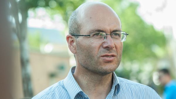 Члены вооруженной группы, захватившей здание полка ППС в Ереване. Варужан Аветисян - Sputnik Արմենիա