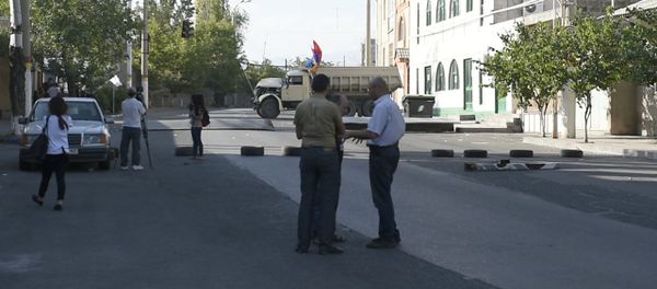 Առաջին հարցազրույցները գրավված ՊՊԾ գնդի տարածքից Առաջին հարցազրույցները գրավված ՊՊԾ գնդի տարածքից - Sputnik Արմենիա