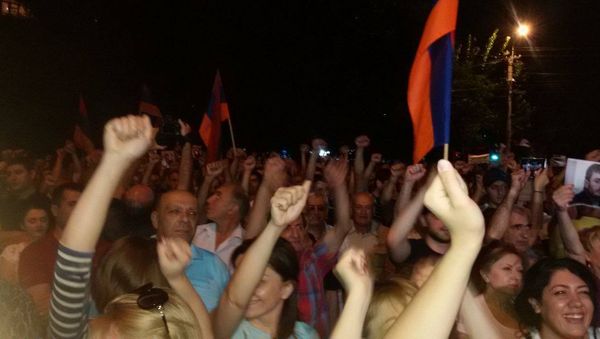 Երևանում երթ են անցկացնում - Sputnik Արմենիա