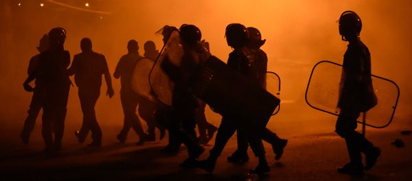 Разгон демонстрантов в Сари тахе - Sputnik Արմենիա