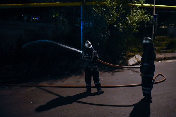 Во время разгона демонстрантов в Сари тахе вспыхну пожар Во время разгона демонстрантов в Сари тахе вспыхну пожар - Sputnik Армения