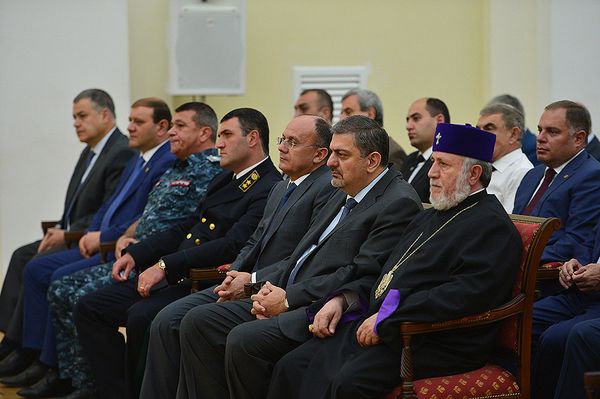 Встреча президента РА с представителями религиозного, гражданского и политического сектора Встреча президента РА с представителями религиозного, гражданского и политического сектора - Sputnik Արմենիա