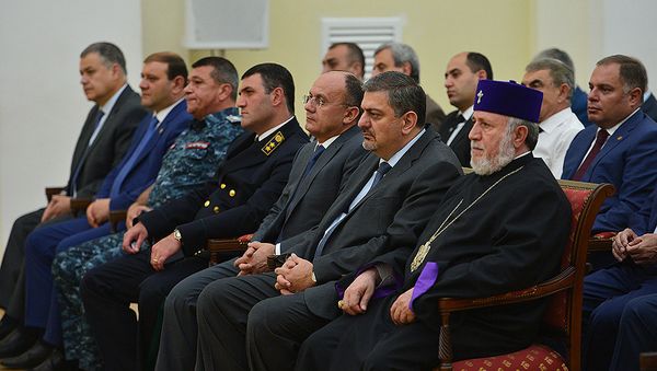 Встреча президента РА с представителями религии, гражданского общества и политики Встреча президента РА с представителями религии, гражданского общества и политики - Sputnik Армения