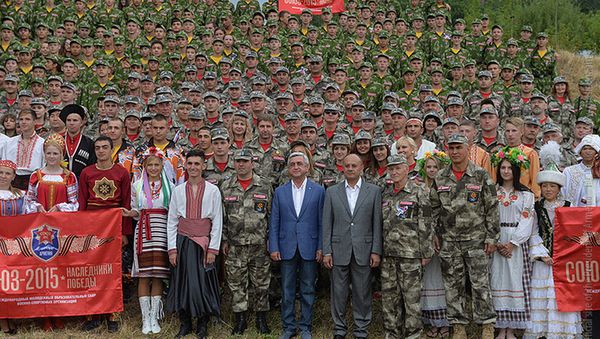Встреча президента Армении Сержа Саргсяна с участниками  Международного молодежного образовательного сбора военно-спортивных организаций “Союз – 2015 – Наследники Победы»” - Sputnik Армения