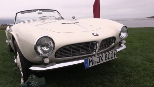 СПУТНИК_Отреставрированный  BMW 507 Элвиса Пресли показали на выставке в США - Sputnik Армения