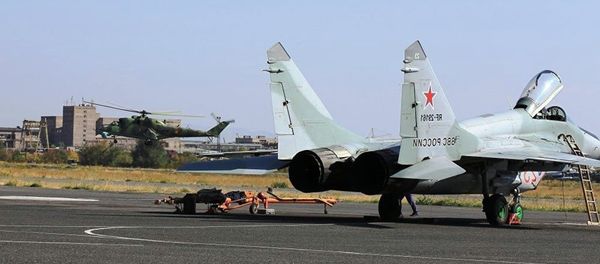 Молодые летчики ЮВО осваивают небо над Арменией - Sputnik Армения