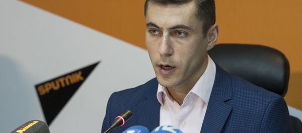 Гагик Суренян в пресс-центре Sputnik Армения Гагик Суренян в пресс-центре Sputnik Армения - Sputnik Արմենիա