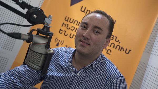 Джонни Меликян - Sputnik Արմենիա