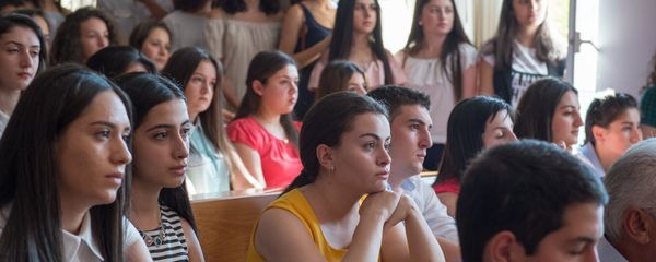 Первое сентября. Первокурсники Первое сентября. Первокурсники - Sputnik Армения
