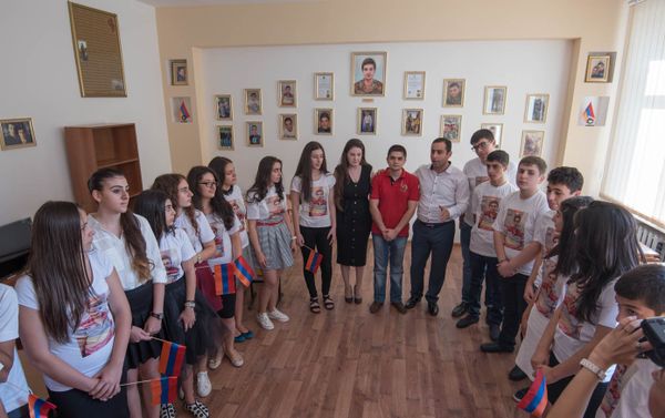 Խաչիկ Դաշտենցի անվան դպրոցում Ադամ Սահակյանի անվան դասարան բացվեց Խաչիկ Դաշտենցի անվան դպրոցում Ադամ Սահակյանի անվան դասարան բացվեց - Sputnik Արմենիա