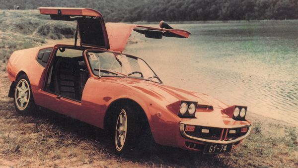 Мкртыч Саркисян рассказывает о эксклюзивной машине созданной в СССР им и Рафиком Ордяном - Sputnik Армения