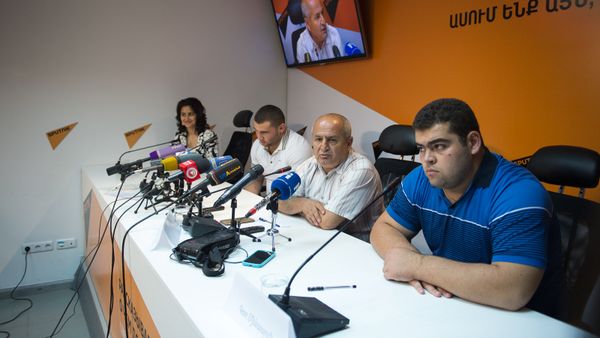 Пресс-конференция армянских штангистов вернувшихся из Рио - Sputnik Արմենիա