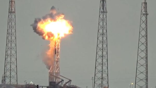 Спутник_Ракета-носитель Falcon взорвалась во время испытаний. Кадры инцидента - Sputnik Армения