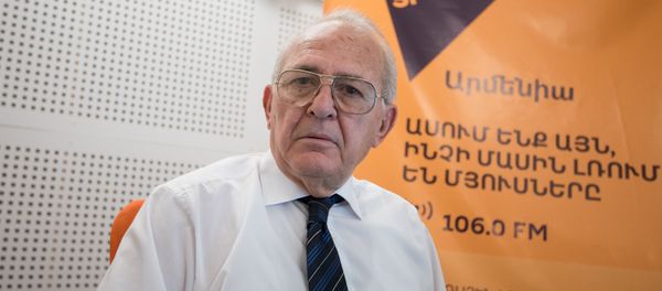 Роберт Минасян в гостях у радио Sputnik Армения - Sputnik Армения