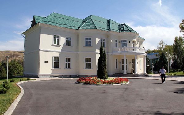 Гостевой дом в госрезиденции Ала-Арча Гостевой дом в госрезиденции Ала-Арча - Sputnik Армения