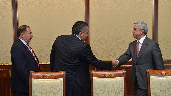 президент Армении Серж Саргсян обсудил проект конституционных реформ с представителями АРФД - Sputnik Армения