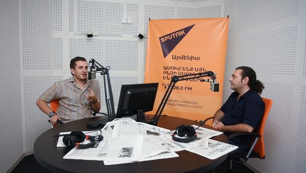 Արձակագիր Արմեն Հայաստանցին Sputnik Արմենիայի եթերում պատմում է իր նոր՝ Մայրենիք դրոշ գրքի մասին - Sputnik Արմենիա