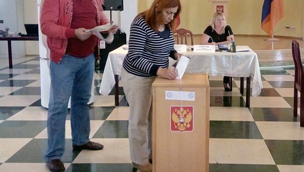 Голосование в Государственную Думу в Армсняком городе Гюмри в военной базе ЮВО - Sputnik Армения