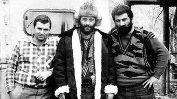 Татул Крпеян (справа) с боевыми товарищами Татул Крпеян (справа) с боевыми товарищами - Sputnik Армения