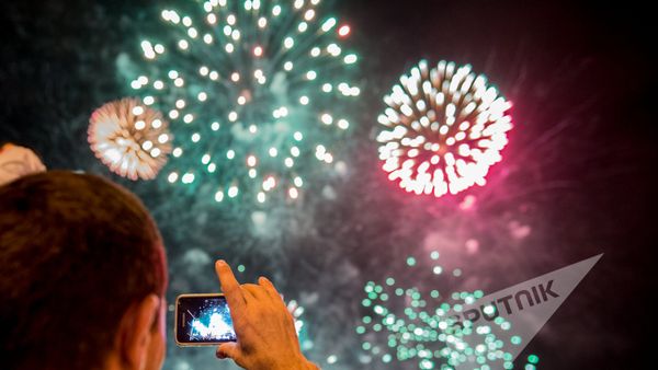 Праздничный салют в честь 25-летия Независимости Республики Армения - Sputnik Армения