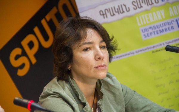 Пресс-коференция участников фестиваля Литературный ковчег. Лера Манович Пресс-коференция участников фестиваля Литературный ковчег. Лера Манович - Sputnik Армения