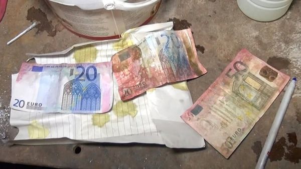Нелегальные евро, обнаруженные СНБ Нелегальные евро, обнаруженные СНБ - Sputnik Армения