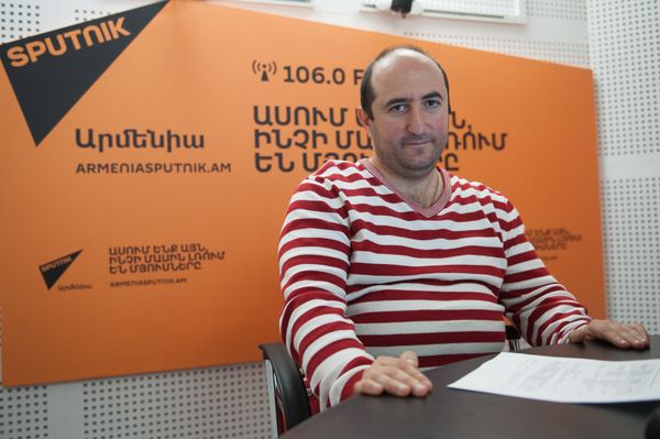 Для прекрасного юноши? Взгляд на сокращение министерств в Армении не со стороны - Sputnik Армения
