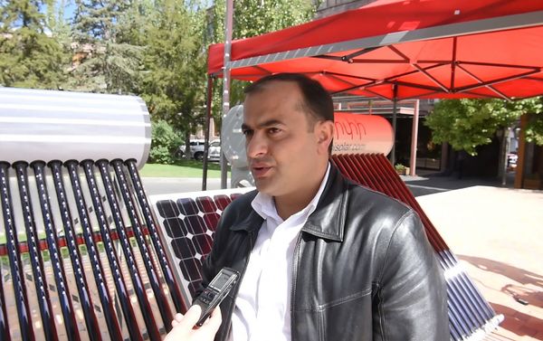 DigitecExpo в Ереване. Замдиректора компании ArpiSona Арарат Чобанян - Sputnik Армения