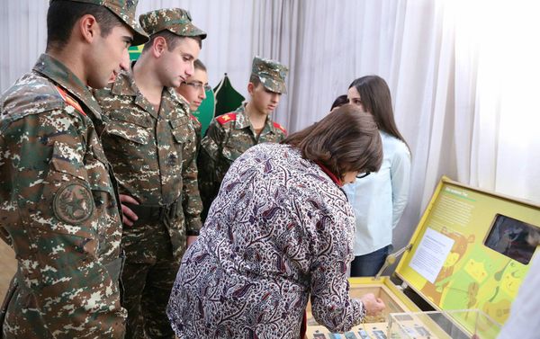 открытие интерактивной выставки В мире сказок в Доме-музее Туманяна - Sputnik Армения