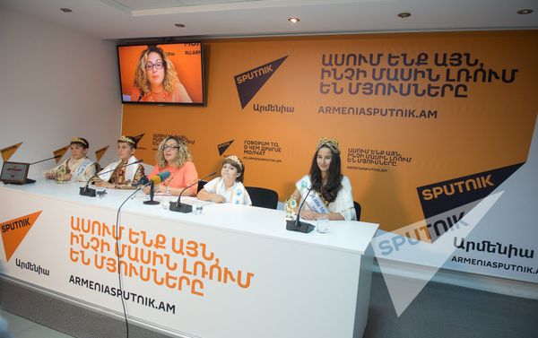 Пресс-конференция по итогам детского конкурса Little Miss and Mister World 2016. Пресс-конференция по итогам детского конкурса Little Miss and Mister World 2016. - Sputnik Армения