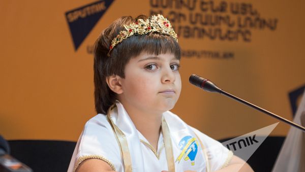Пресс-конференция по итогам детского конкурса Little Miss and Mister World 2016. Эрик Петросян - Sputnik Армения