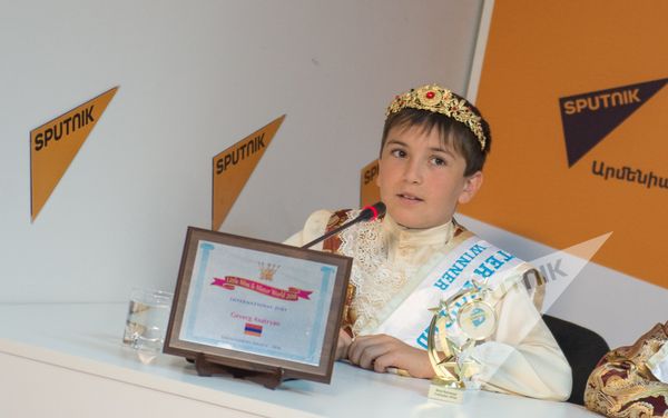 Пресс-конференция по итогам детского конкурса Little Miss and Mister World 2016 Пресс-конференция по итогам детского конкурса Little Miss and Mister World 2016 - Sputnik Армения
