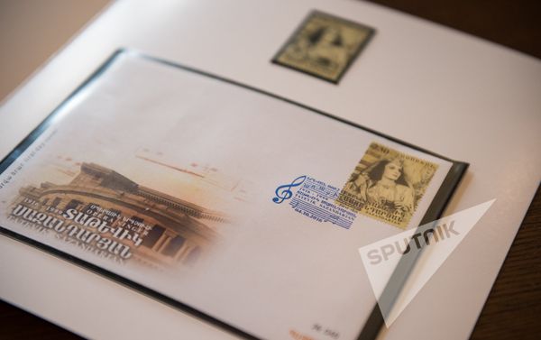 Марки к 100-летию со дня рождения популярной советской и армянской оперной певицы Татевик Сазандарян - Sputnik Армения