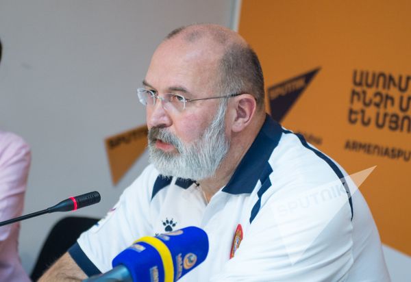 Главный тренер клуба Урарту Тигран Гекчян - Sputnik Армения