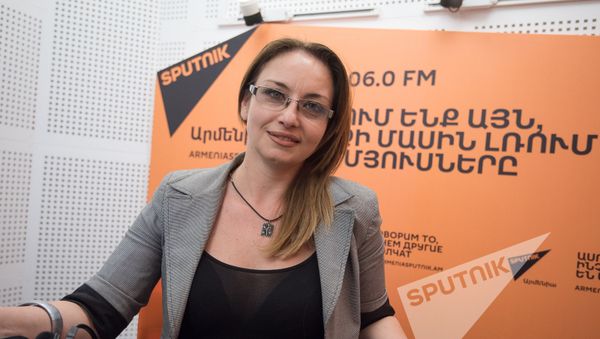 Рузанна Джамбазян, руководитель детского ансамбля Циацан (радуга) - Sputnik Արմենիա