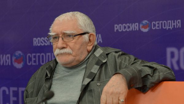известный российский и советский актер театра и кино Армен Джигарханян - Sputnik Армения
