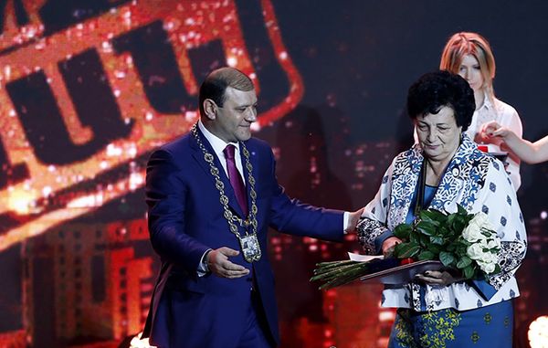 Церемония присуждения звания почетного гражданина города Ереван - Sputnik Армения
