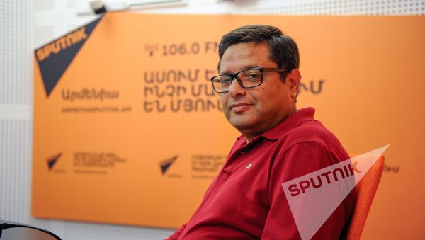 Геворг Бурнучян в гостях у радио SputnikАрмения - Sputnik Армения