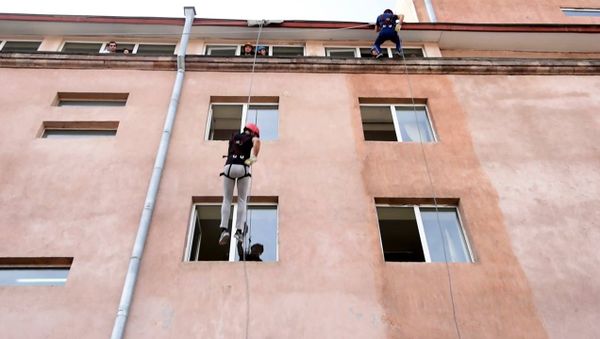 В Государственной академии кризисного управления состоялись показательные учения - Sputnik Армения