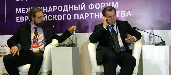 Первый Международный форум Евразийского партнерства в Ереване. Советник президента РФ Сергей Глазьев - Sputnik Արմենիա