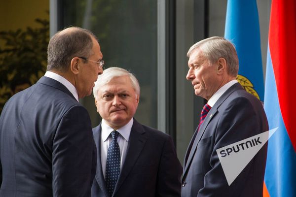 Сергей Лавров, Эдвард Налбандян и Николай Бордюжа - Sputnik Армения