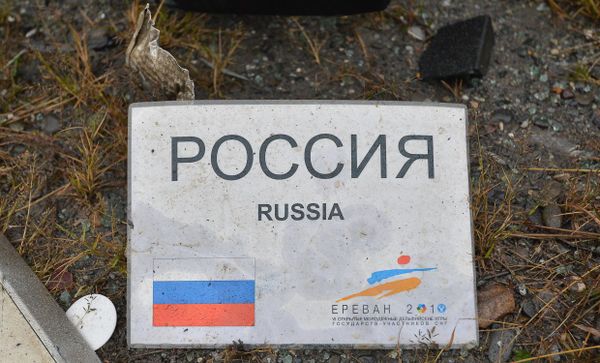 Пассажирский автобус Москва-Ереван врезался в стоящий на дороге грузовик-автовоз - Sputnik Армения