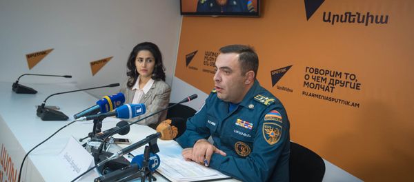 Пресс-конференция замначальника Спасательной службы МЧС Армении, полковника Армана Цолакяна - Sputnik Армения
