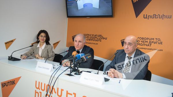 Видеомост в пресс-центре Sputnik Aрмения. Левон Степанян и Ашот Тавадян - Sputnik Արմենիա