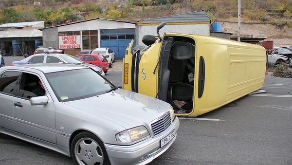 Авария на Тбилисском шоссе в Ереване - Sputnik Արմենիա