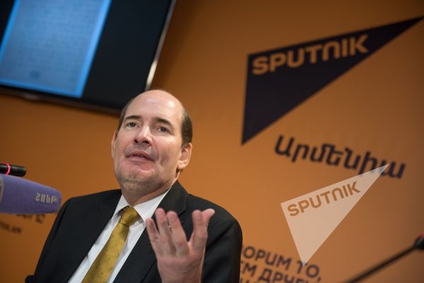 Майкл Хесеман. Пресс-конференция в Sputnik Армения - Sputnik Армения