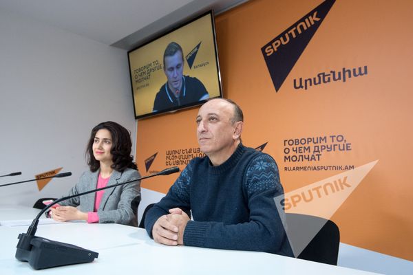 Видеомост на тему В хоккей играют настоящие армяне! - Sputnik Армения