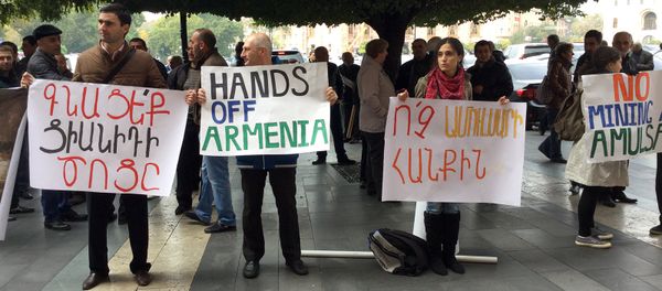 Акция протеста против эксплуатации золотых рудников Амулсара в Джермуке - Sputnik Արմենիա